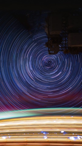 渦巻く星の軌跡
