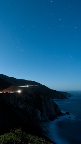 星空の海岸の崖