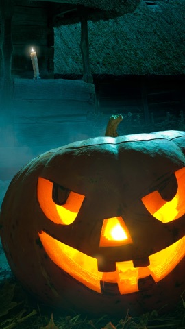 灯りをともすハロウィンのかぼちゃ