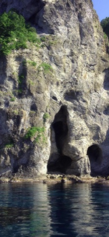 海食洞の岩壁